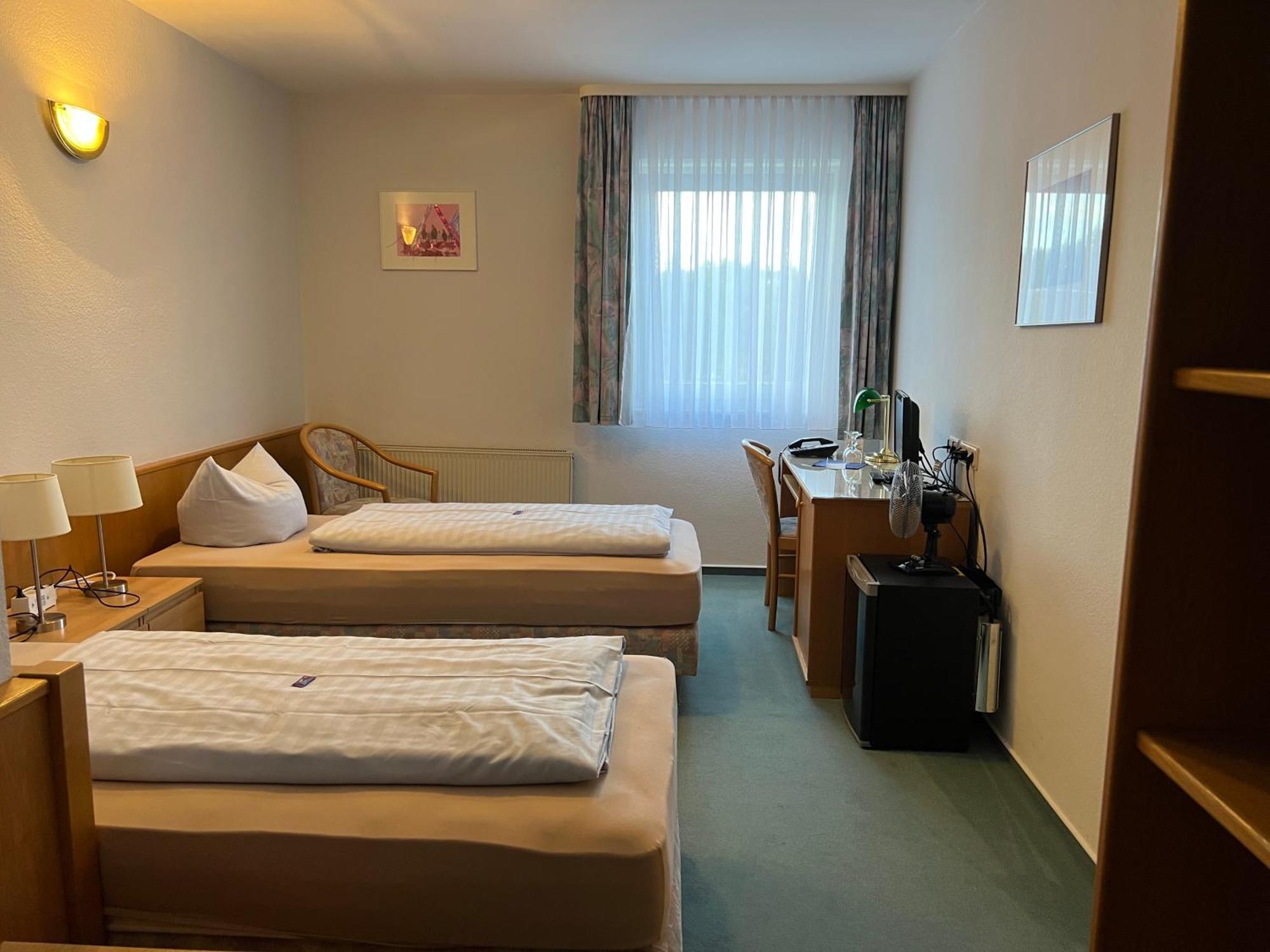 Niebuhrs Hotel Friedrichsdorf Room photo